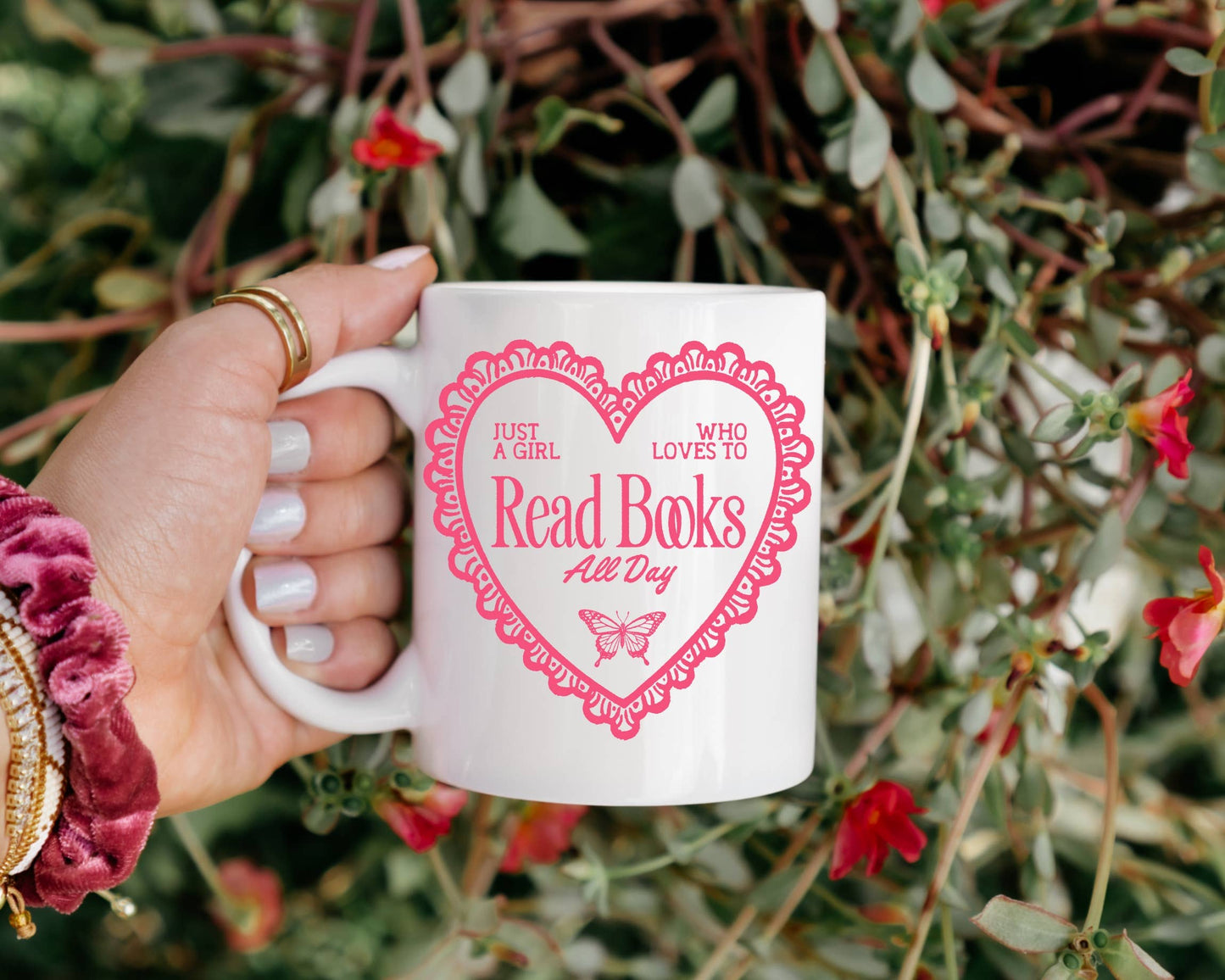 Just a Girl Who Loves to Read Mug