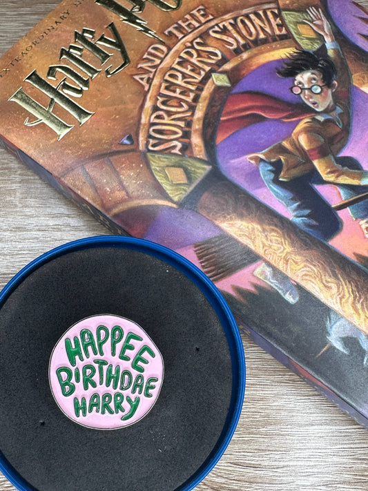 Happee Birthdae Harry Pin - Hagrid - Harry Potter